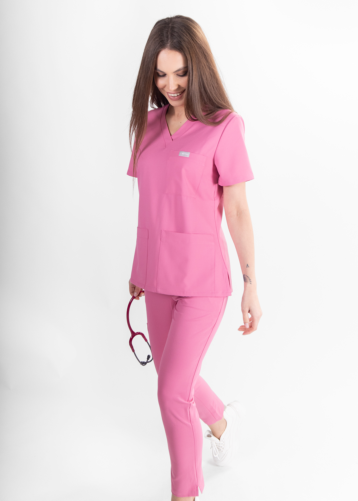 Klasyczne spodnie medyczne damskie w kolorze różu